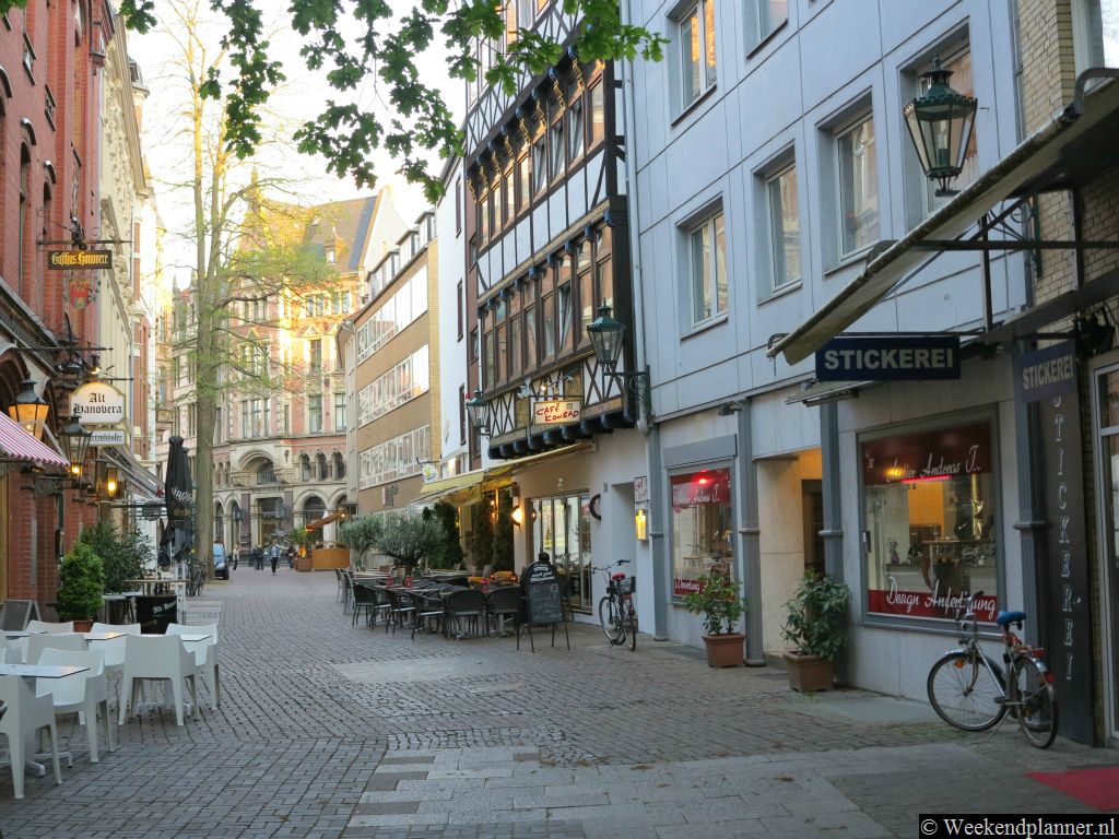 De Altstadt van Hannover is maar klein maar in de avond is het er altijd gezellig. Tip:   De Altstadt van Hannover.